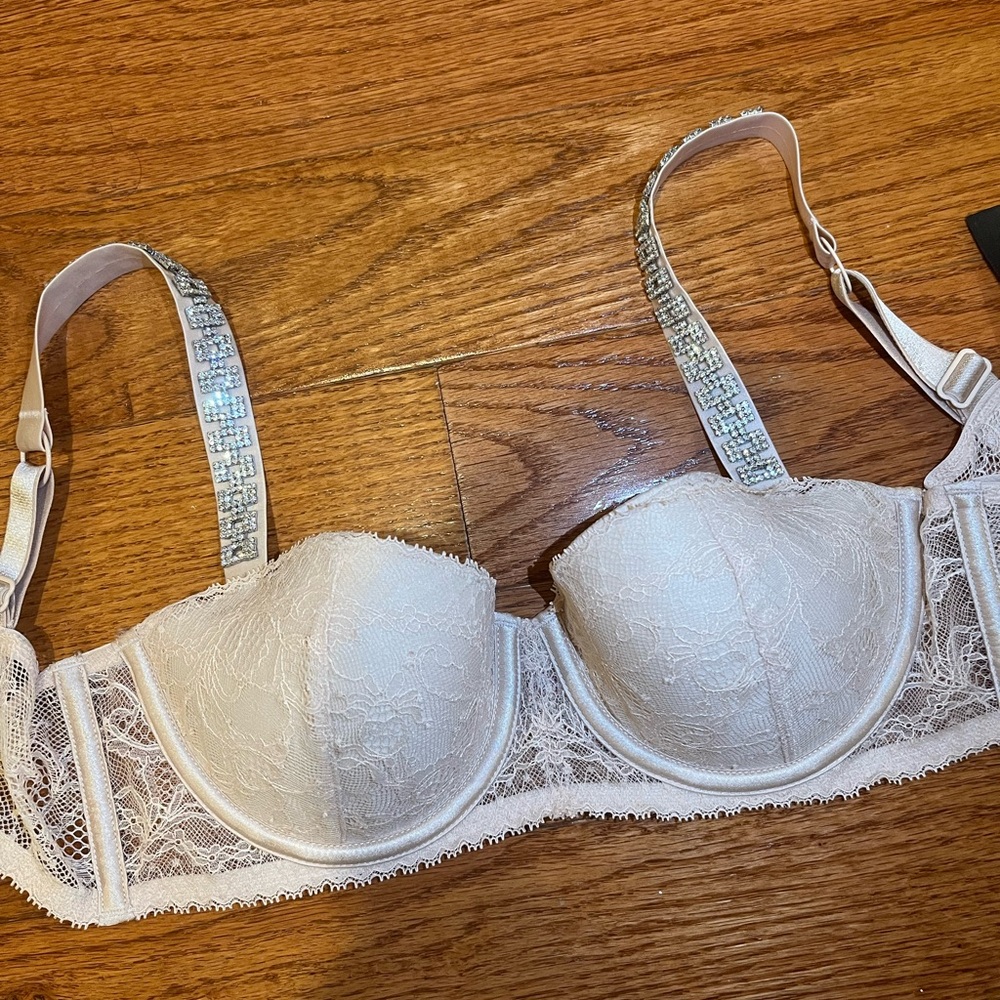 Victoria’s secret lined balconet bra